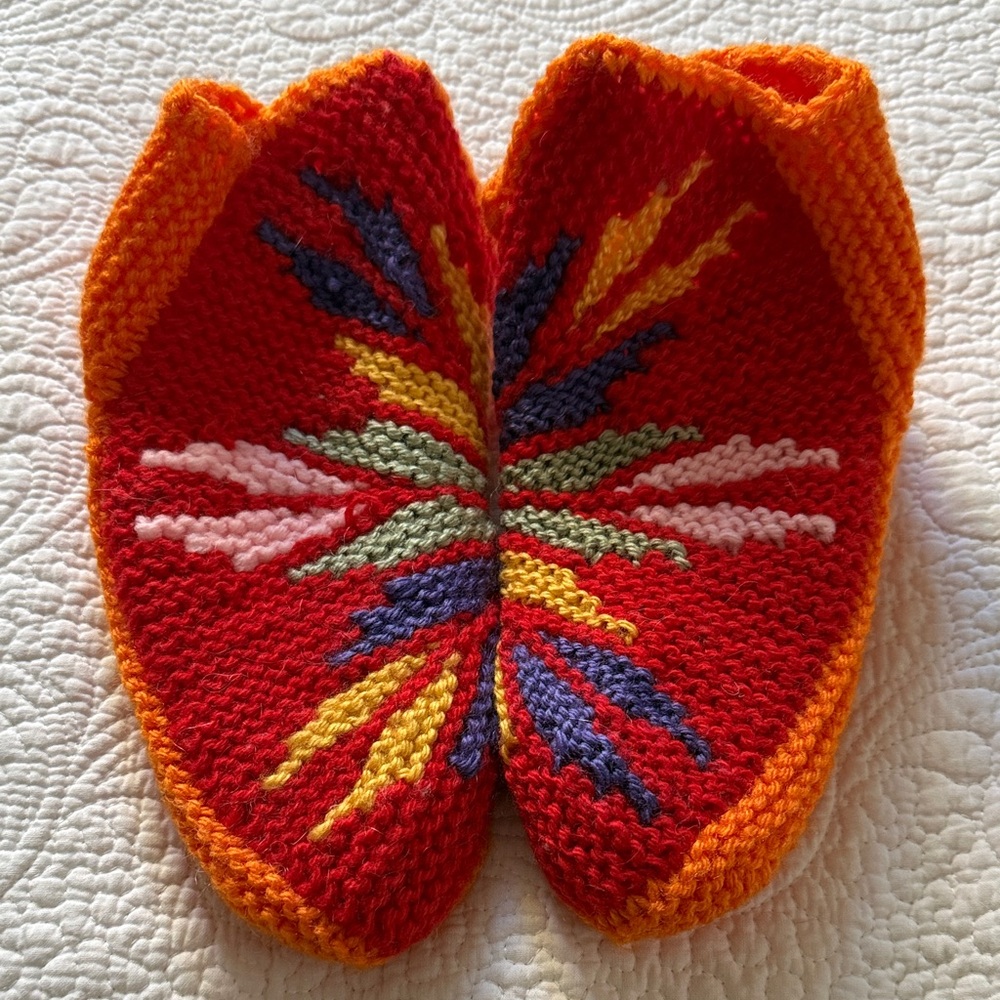 Handmade Red Knit Slippers with Multicolor Leaf Pattern - Picture 4 of 5